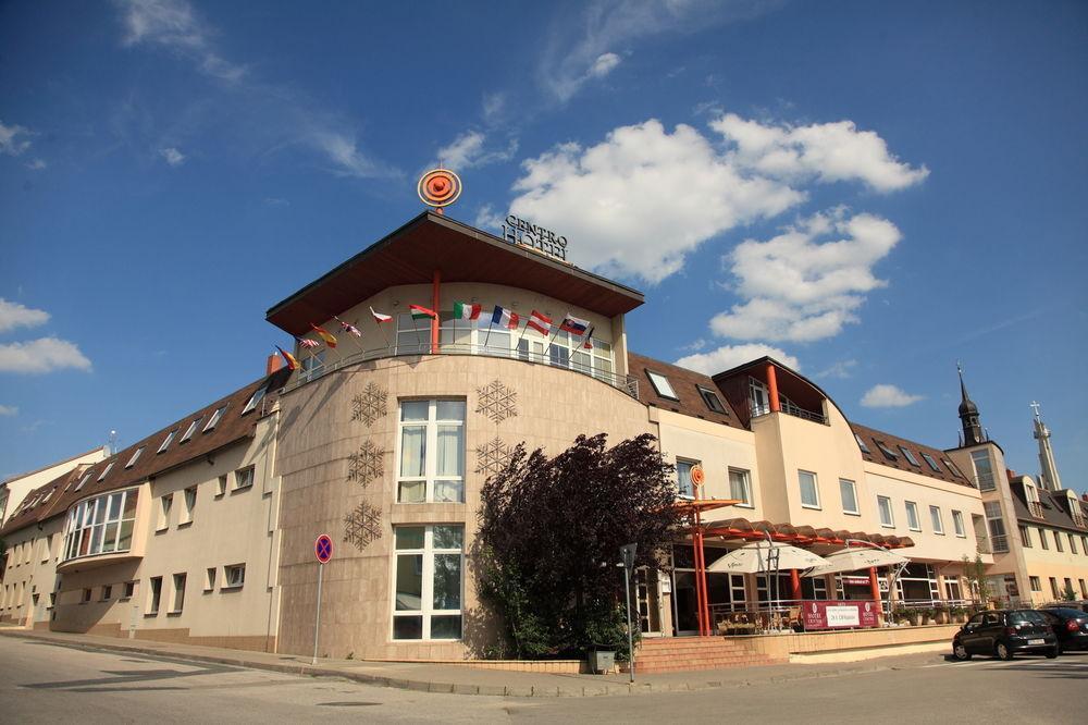 Wine Wellness Hotel Amande Hustopeče Exterior foto