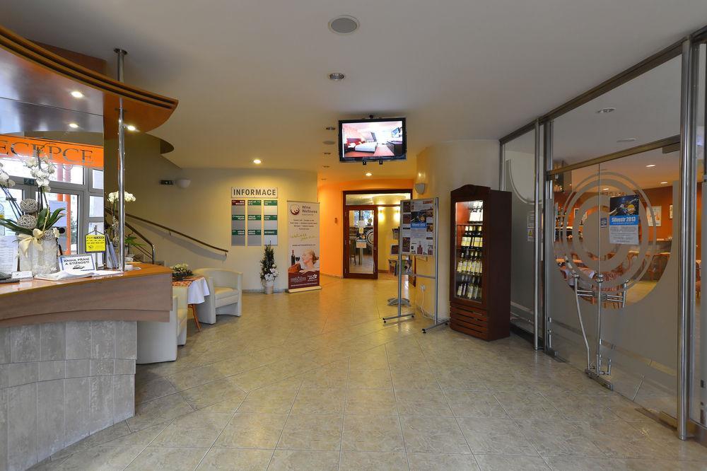 Wine Wellness Hotel Amande Hustopeče Exterior foto